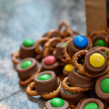 Load image into Gallery viewer, Personalized Caramel Pretzel Delights