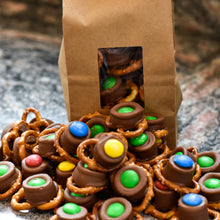 Load image into Gallery viewer, Personalized Caramel Pretzel Delights
